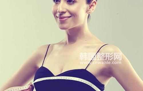 目前<a href='/tag_jiatifengxiong19.html'>假體豐胸</a>多少錢一次？