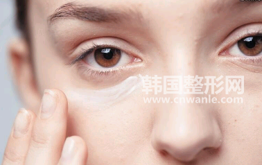 如何去除<a href='/tag_yandai21.html'>眼袋</a>了？