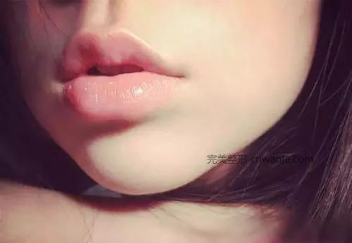 <a href='/tag_houchun2.html'>厚唇</a>改薄手術(shù)風(fēng)險(xiǎn)大嗎？
