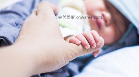 小嬰兒