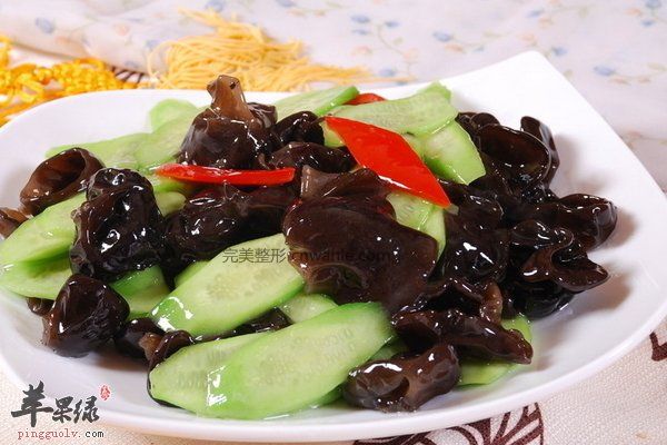 春季養(yǎng)生減肥吃什么 黃瓜減肥效果好