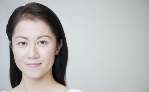 女人如何去黑頭 去黑頭最有效的方法 鼻子有黑頭怎么辦